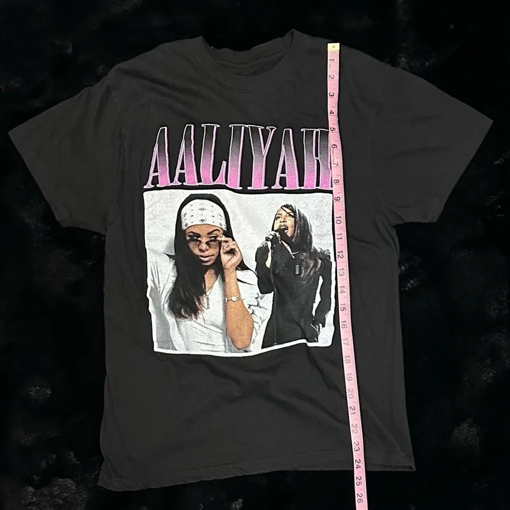 Aaliyah Vintage-Inspired Graphic Short Sleeve Tee
